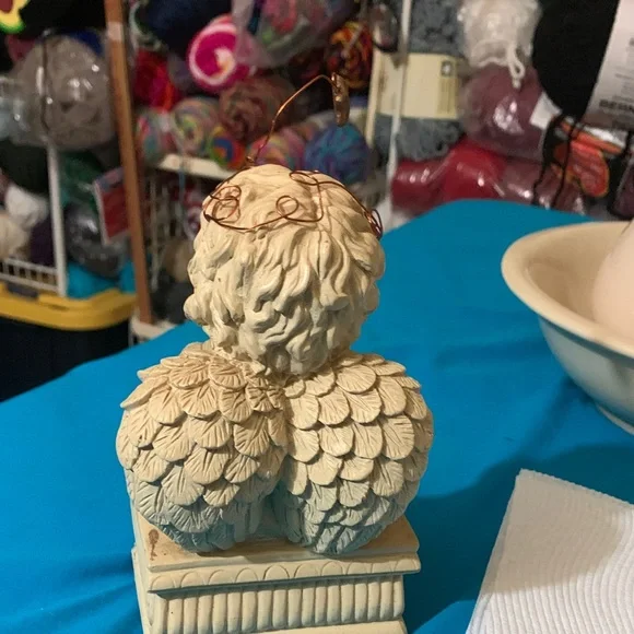 Cherub Angel Figurine & Cat/Bird music box plays tune “Memory “. - Picture 6 of 10